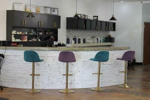 Salon Aurora & Barbershop