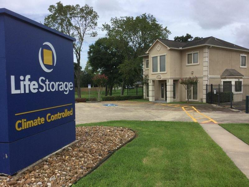 Extra Space Storage