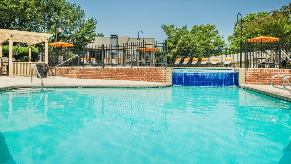 Colonial Village At Hampton Glen