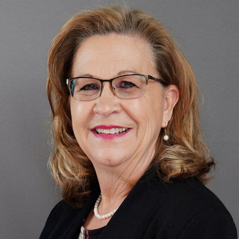 Edward Jones-Financial Advisor: Abby Swinney