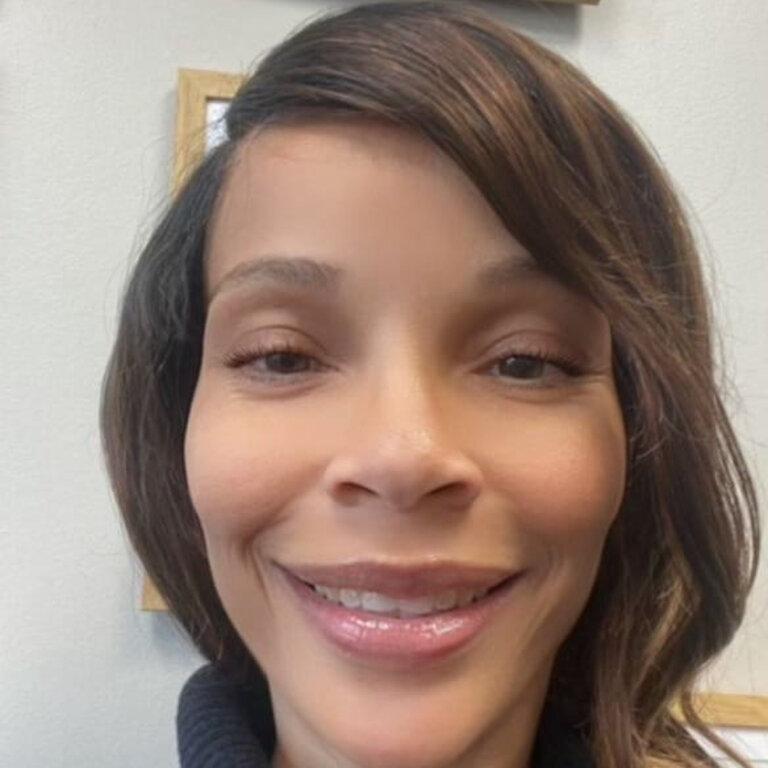 Henrieta Deka, Counselor