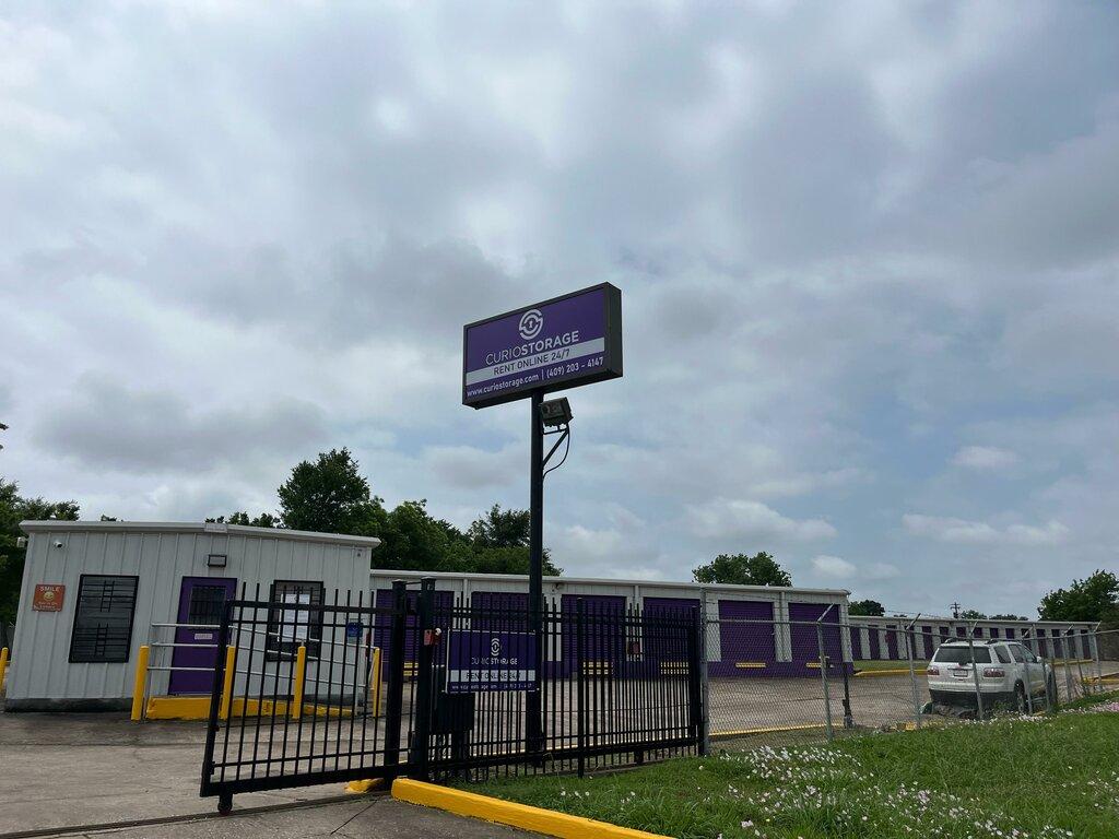 Curio Storage-South Loop