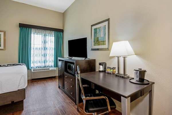 La Quinta Inn & Suites by Wyndham PCB Pier Park Area