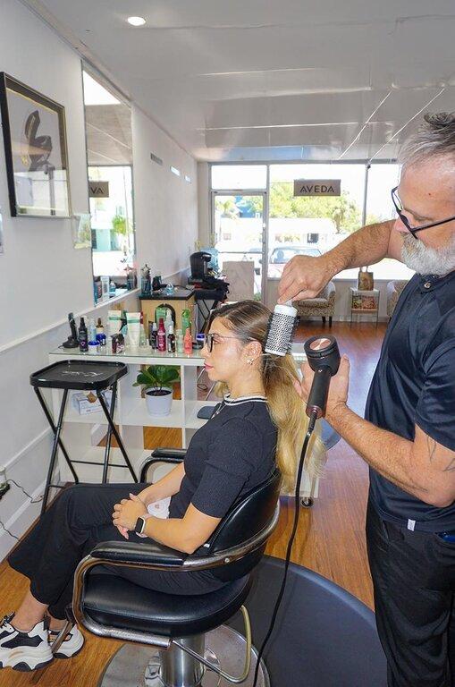 Desanti Salon & Spa Aveda