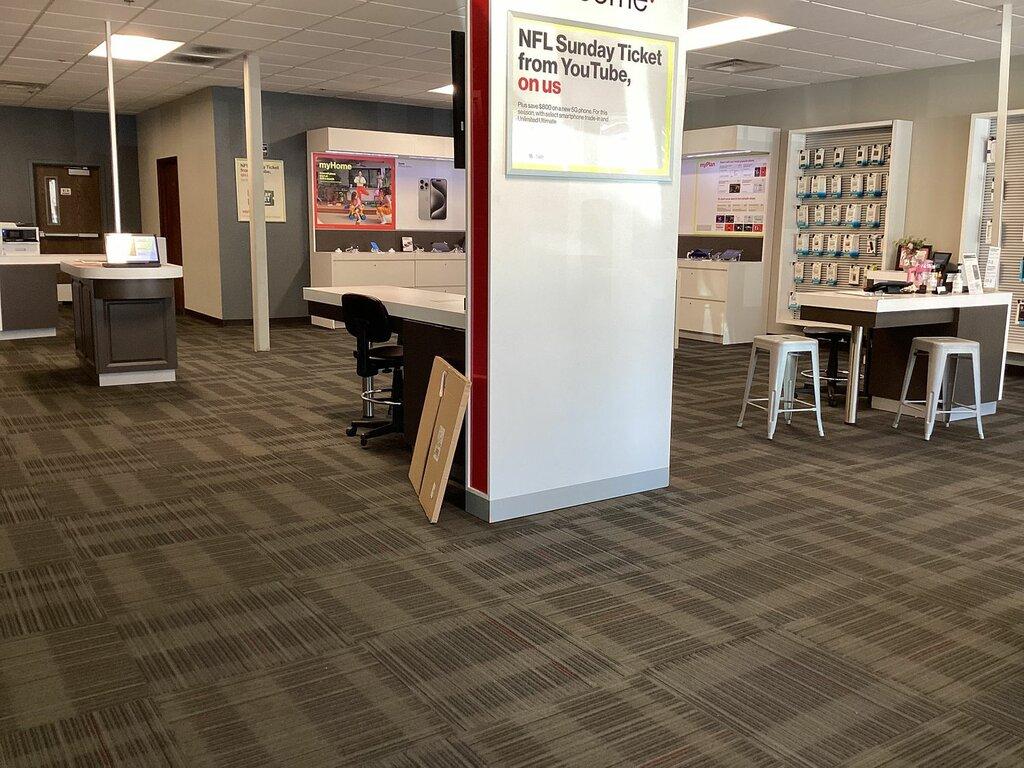 Russell Cellular-Verizon Authorized Retailer