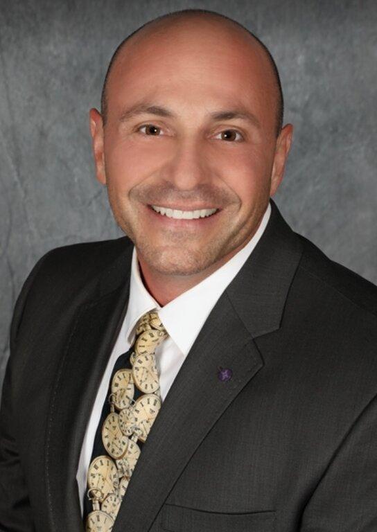 Javier Mendez-the Mendez Team-LPT Realty
