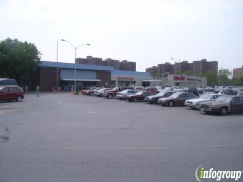 Rochdale Liquors on the Mall