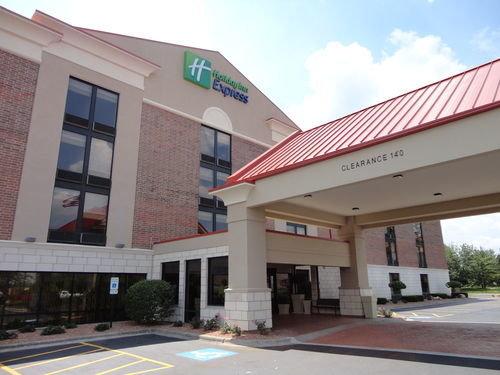 Holiday Inn Express Crestwood By IHG