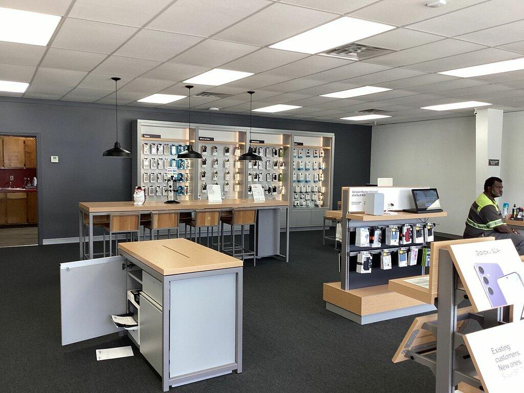 Russell Cellular-Verizon Authorized Retailer