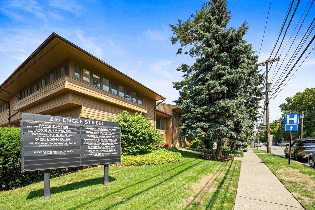 Neil S Stearns DMD Bruce G Freund DDS-A Dental365 Company