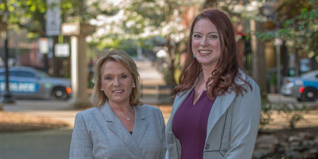 Elizabeth Psar, Attorney