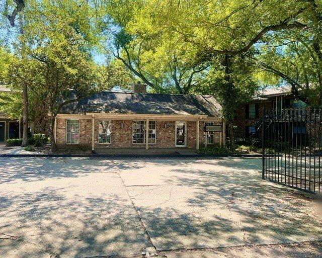 8950 Glencrest Apartments