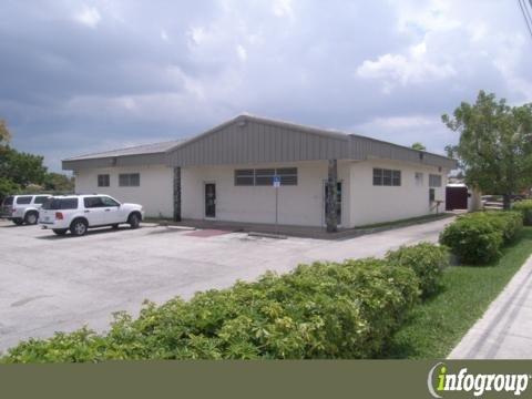 Luis E Augsten, DVM - Country Club Animal Hospital