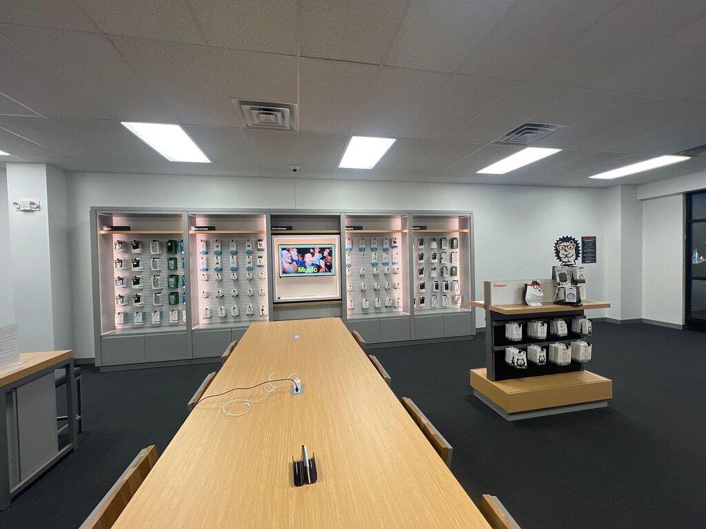 Russell Cellular-Verizon Authorized Retailer