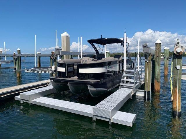 Shoreline Docks & Lifts