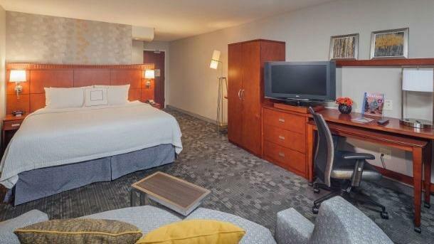 Four Points By Sheraton Winnipeg South