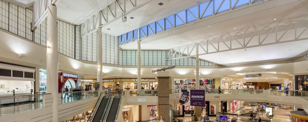 Meadows Mall, A Brookfield Property