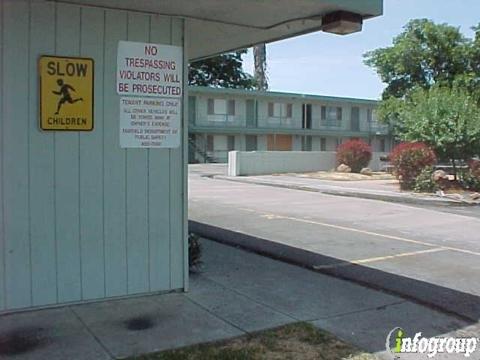 Delta Court Apartments