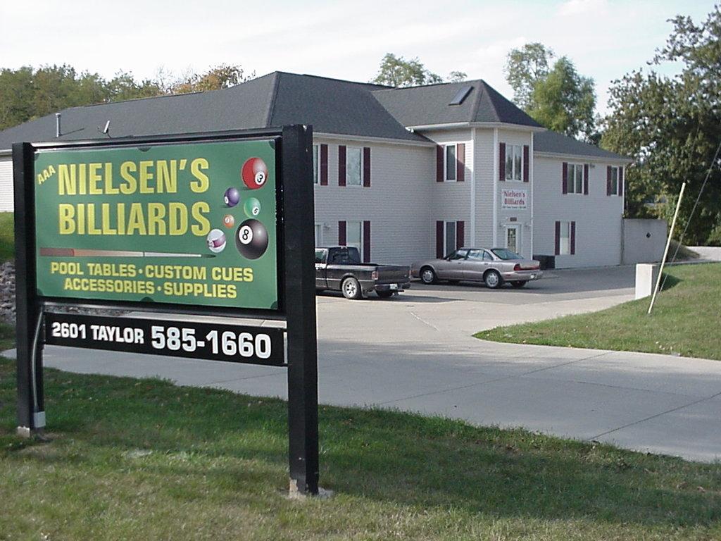 AAA Nielsen's Billiards