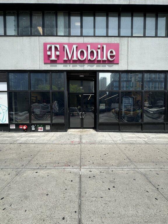 T Mobile Experience Store 185 Broadway New York NY 10007 US MapQuest t-mobile-experience-store-185-broadway-new-york-ny-10007-us-mapquest