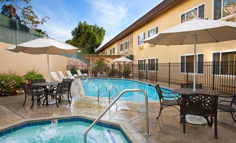 Ayres Hotel Corona East