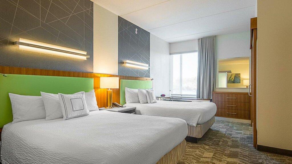 Sheraton Gateway Hotel in Toronto International Airport