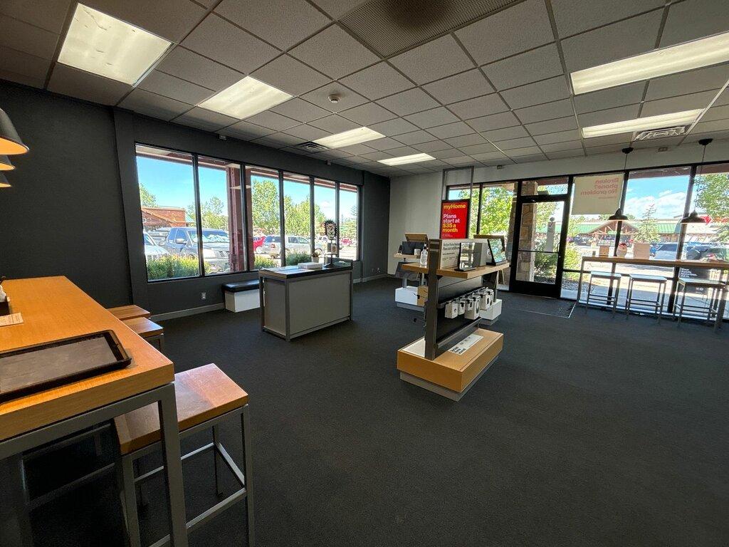 Russell Cellular-Verizon Authorized Retailer