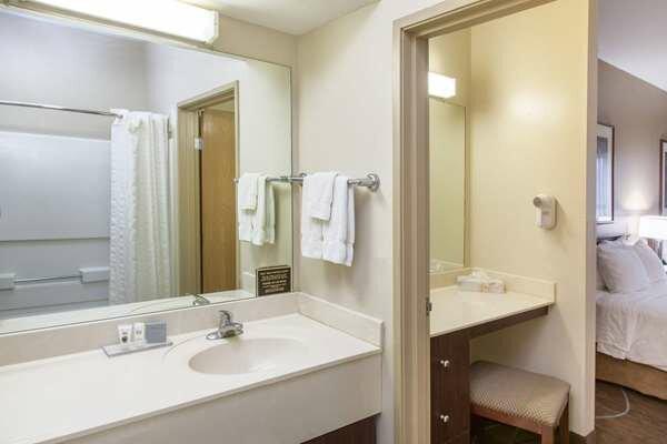Hawthorn Extended Stay by Wyndham Bloomington