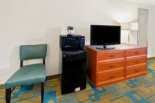 Travelodge by Wyndham Phoenix North