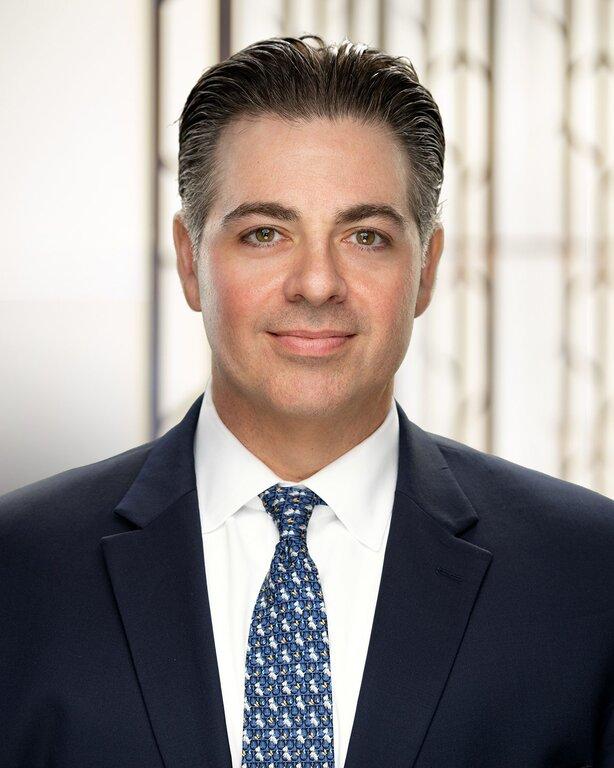 Merrill Lynch Financial Advisor Lucas Mendez