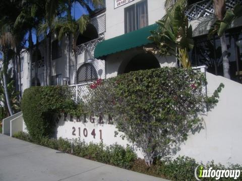 Plaza at Canoga Park