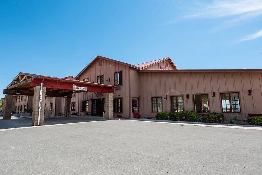 Silverland Inn & Suites