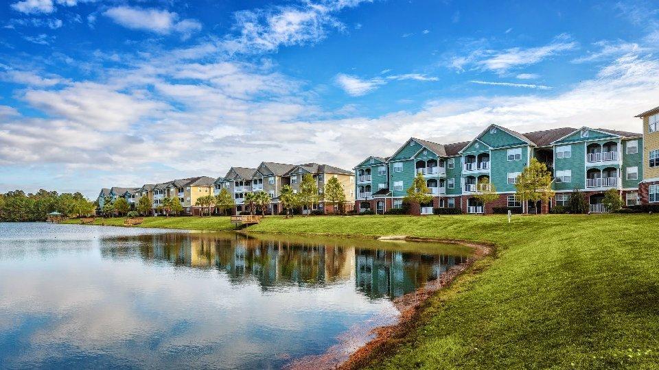 Colonial Grand-Godley Station