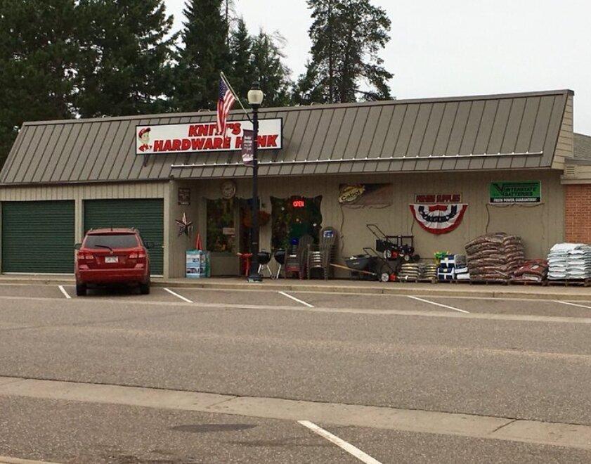 Knitt's Hardware Hank Store