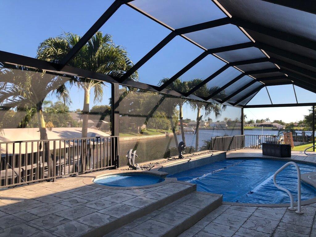 Topla-Screen Enclosures / Aluminum Desing