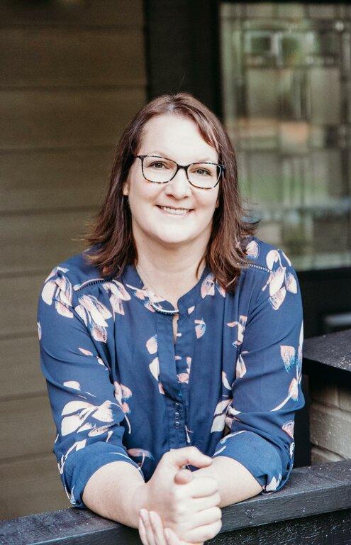 Elaine Hunt, Realtor-Martinelli Hunt Hometeam-Paramount Real Estate Group