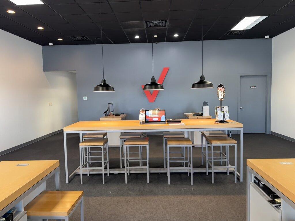 Russell Cellular-Verizon Authorized Retailer