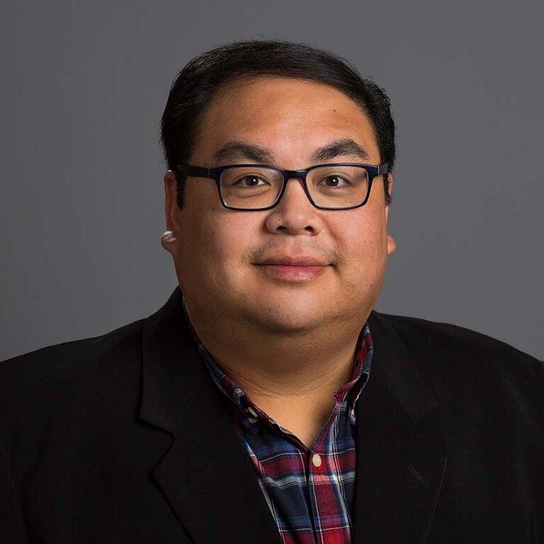 Woody Utrapiromsuk, DDS