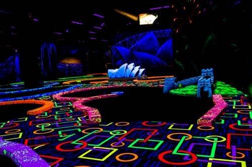 GLO Mini Golf