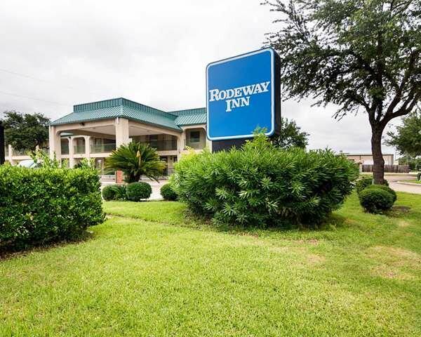 Rodeway Inn & Suites Hwy 290 NW