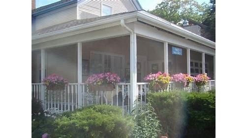 Glen Arbor Bed and Breakfast & Luxury Condos