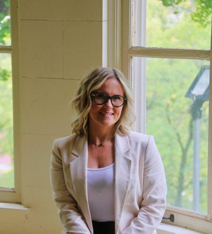 Merrill Lynch Financial Advisor Ashley Dekarske