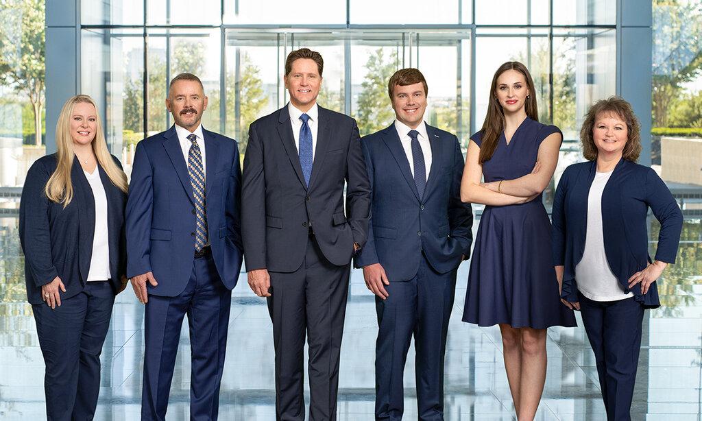 Merrill Lynch Senior Consultant James Curtis Leonard