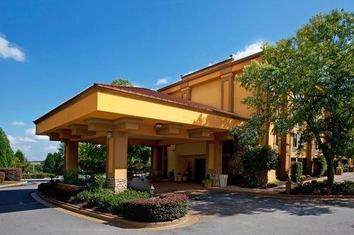 Holiday Inn Express Forsyth By IHG