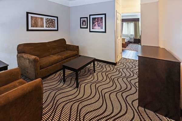 La Quinta Inn & Suites by Wyndham Pasadena