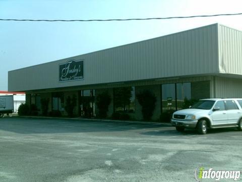 Shoppes At River's Edge