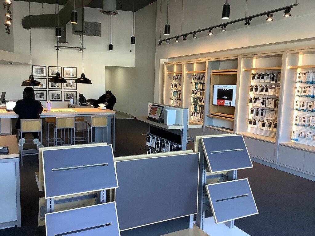 Russell Cellular-Verizon Authorized Retailer