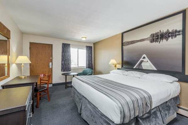 Super 8 by Wyndham Guelph