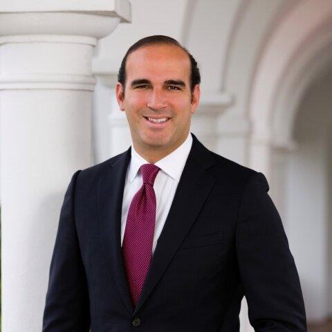 Merrill Lynch Financial Advisor Diego Urrutia