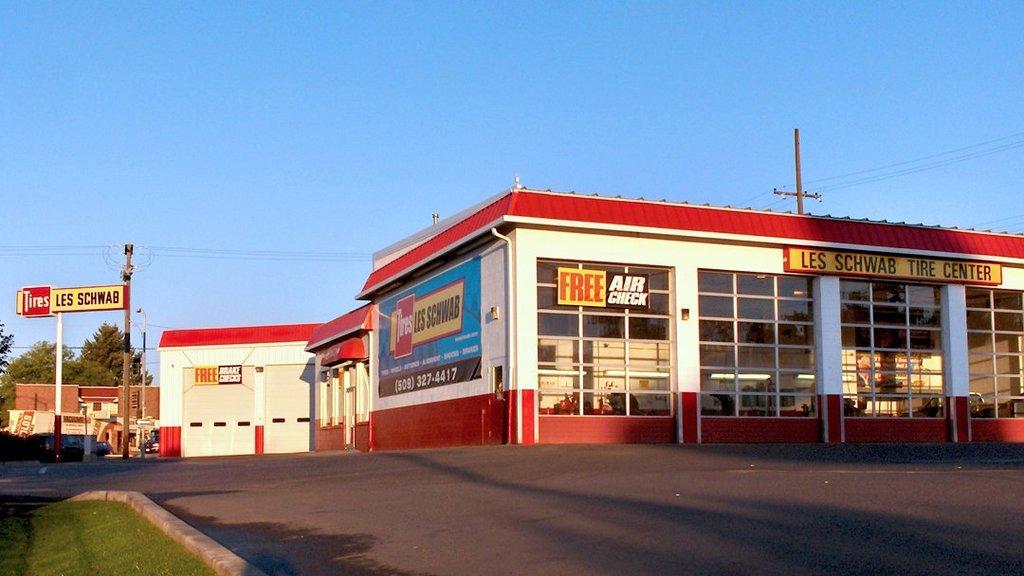 Les Schwab Tire Center
